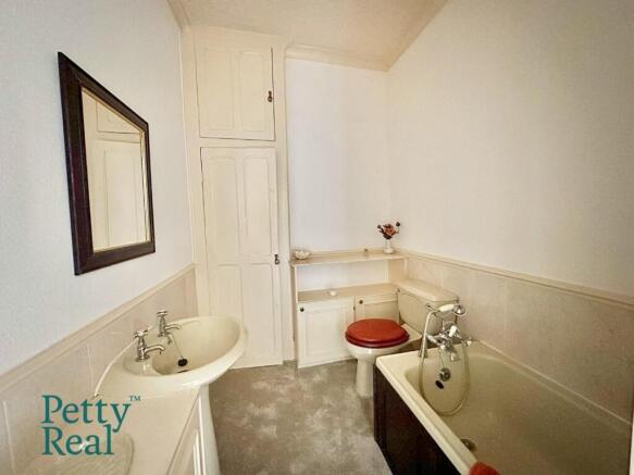 3 bed Terraced for sale Image 6