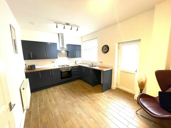Kitchen 1.JPG