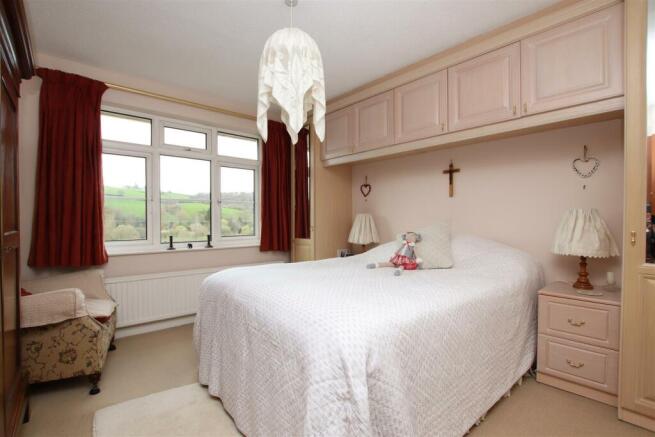Bedroom 1.JPG