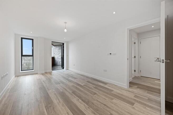 Wrealty - Flat 29, Bejoux Court - Reception3 (1).j