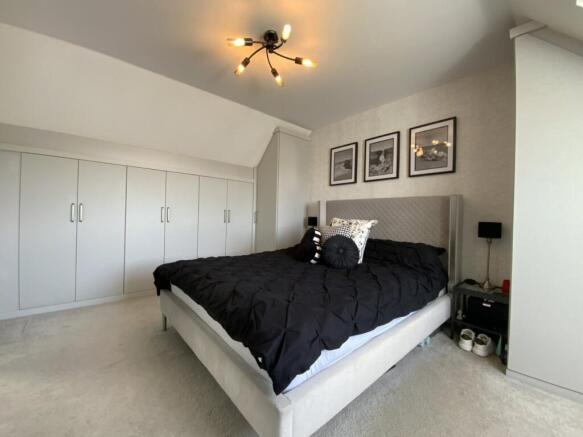 4 bed Detached for sale Image 6
