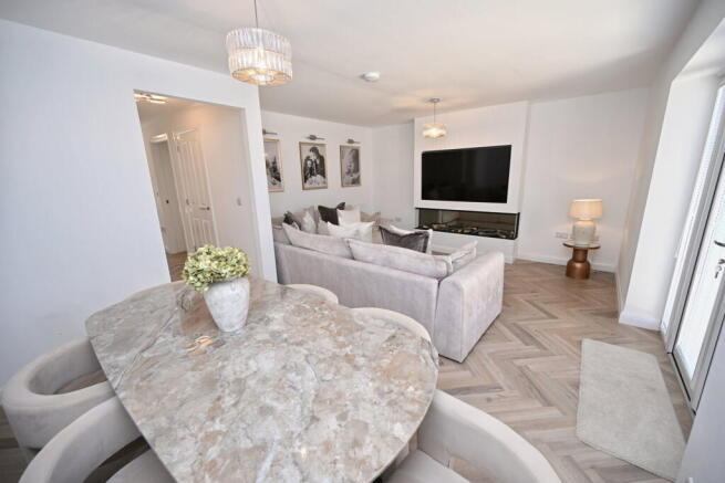 3 bed Semi-Detached for sale Image 8