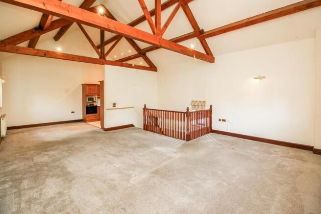 OPEN PLAN LIVING/DINING ROOM