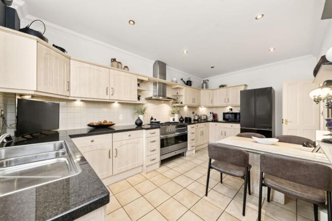 2 bed Link Detached House for sale Image 12