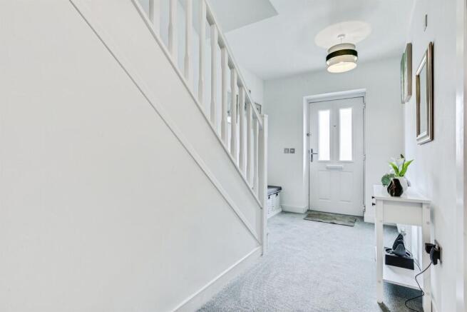 Sanderson Way, Wakefield photo 4