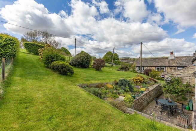 4 bed Detached for sale Image 4