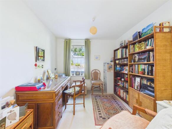 2 bed Apartment for sale Image 6