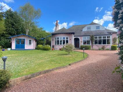 The Pink House, 8 Manse Drive, Biggar, ML12 6BD
