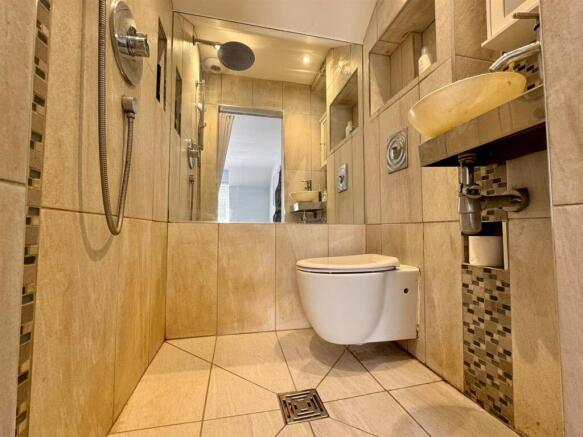 3 bed Terraced to rent Image 7