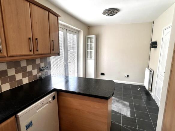 2 bed Semi-Detached for sale Image 6