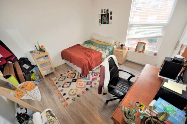 3 bed House to rent Image 10