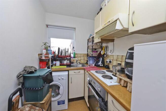 Ryeland Close, Yiewsley, West Drayton photo 4