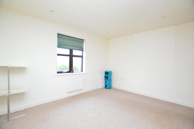 2 bed Apartment to rent Image 6