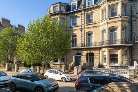 First Avenue, Hove