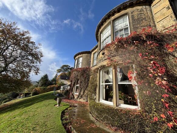 5 bed Character Property for sale Image 7