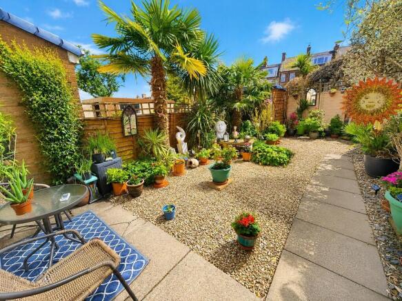 3 bed Terraced for sale Image 11
