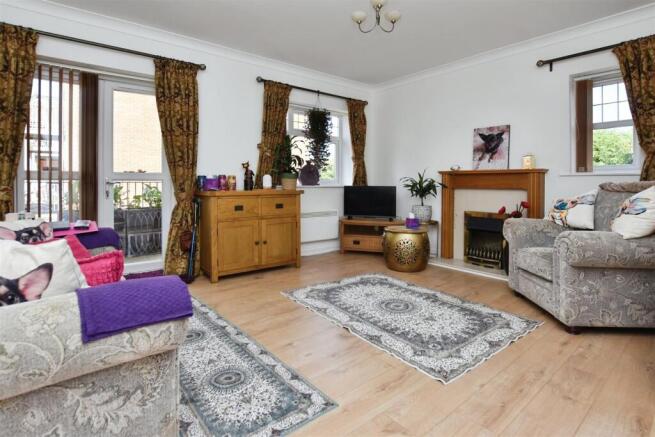 2 bed Apartment for sale Image 8