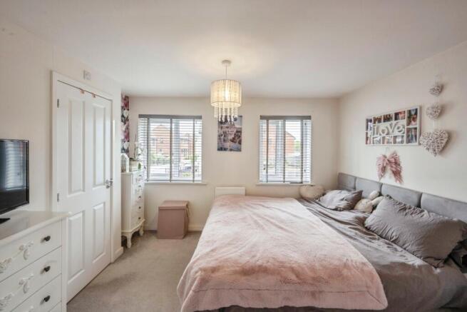 3 bed Semi-Detached for sale Image 8