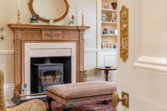 4 bed Detached for sale Image 8