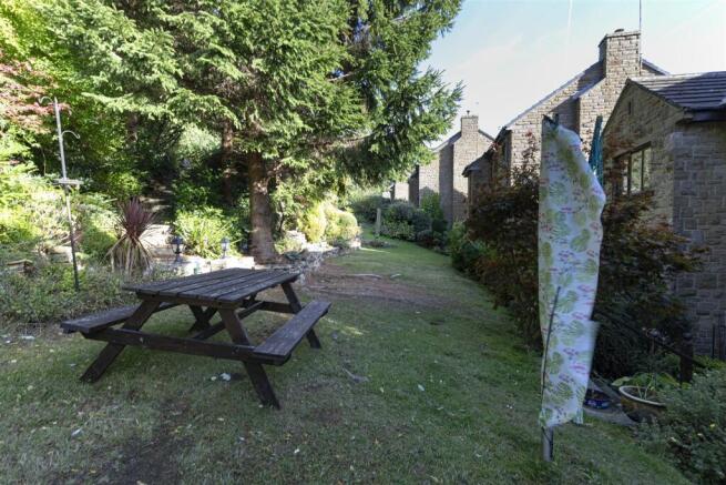 4 bed Detached for sale Image 4