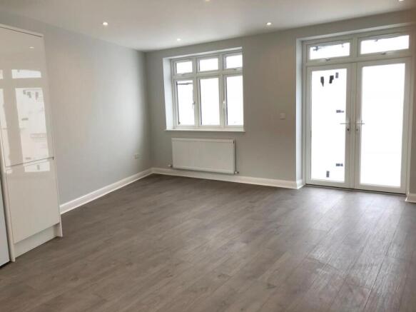 30B Milford Gardens - 3.JPG