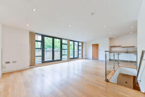 15, Bouton Place, London N1 1TR