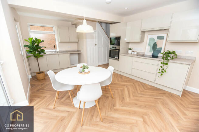 3 bed Semi-Detached for sale Image 7