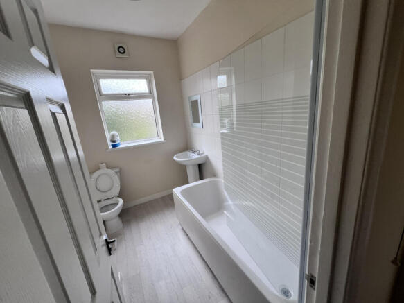 2 bed Terraced to rent Image 9