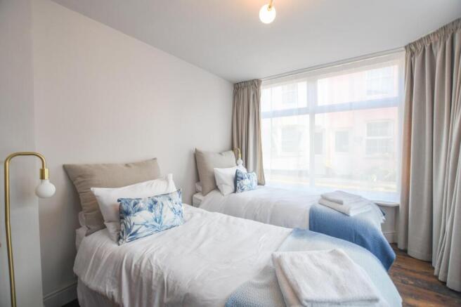 3 Bedroom End of Terrace Home
