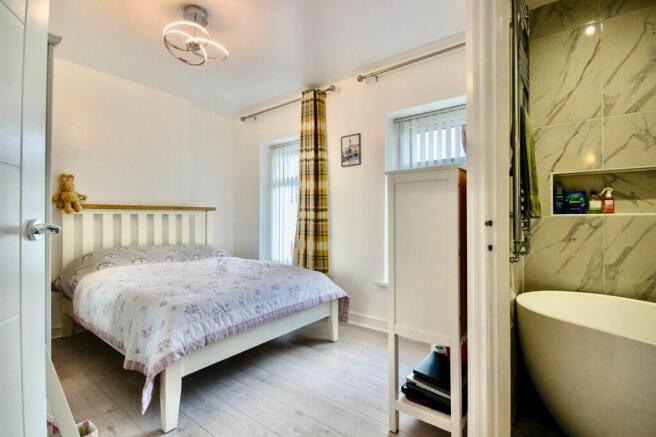 Master Bedroom/Ensuite Bathroom
