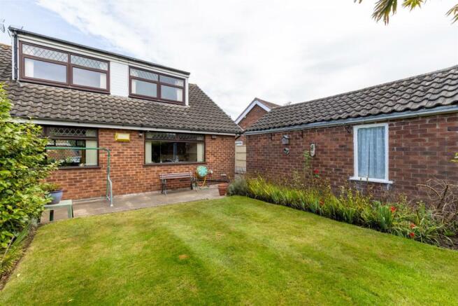 8HighfieldDrive-21.jpg