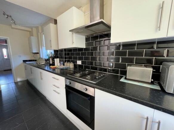 1 bed House Share to rent Image 5