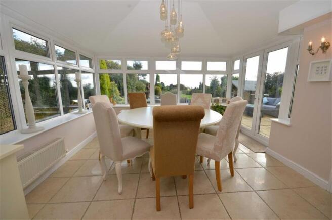 GARDEN ROOM
