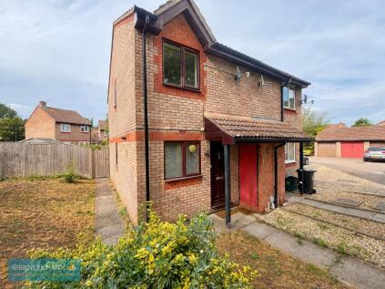 Waverney Close, Taunton, TA1