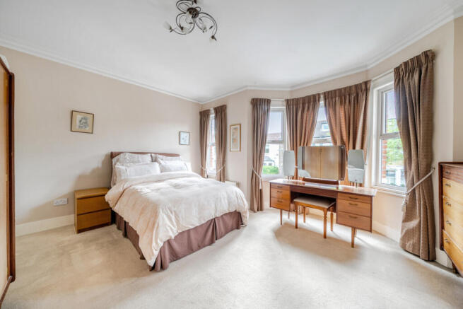 1447866-19-69e122...