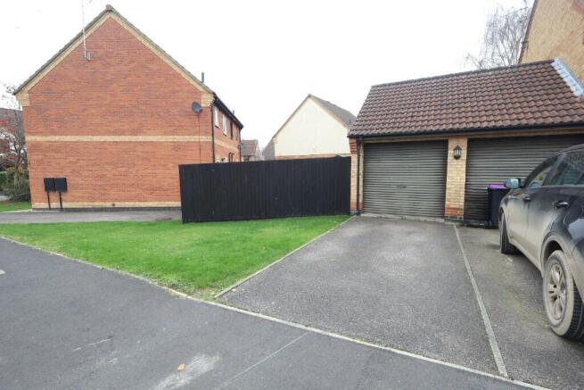 Drive/Garage 