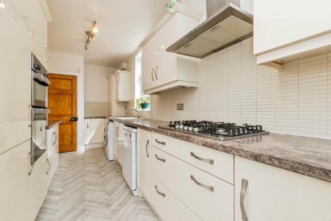 3 bed Semi-Detached for sale Image 4