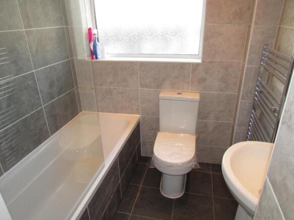 CoalshawGnRd212bath1.JPG