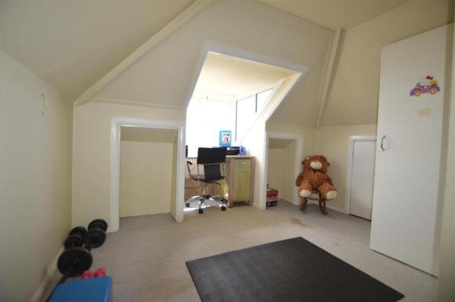 BEDROOM 5