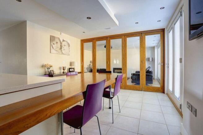 Fitted kitchen...