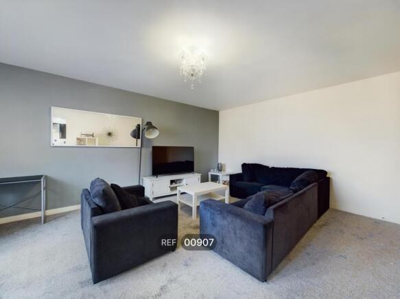 2 bed Apartment to rent Image 5