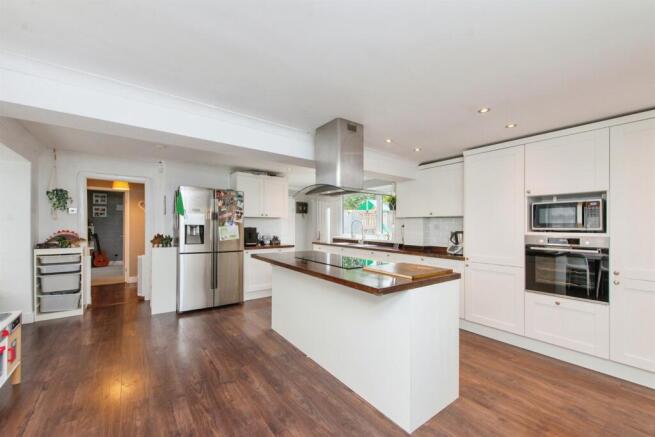 3 bed Detached for sale Image 7