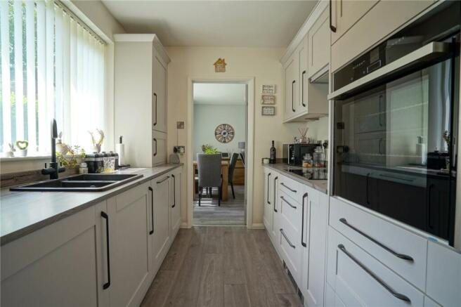 3 bed Bungalow for sale Image 8