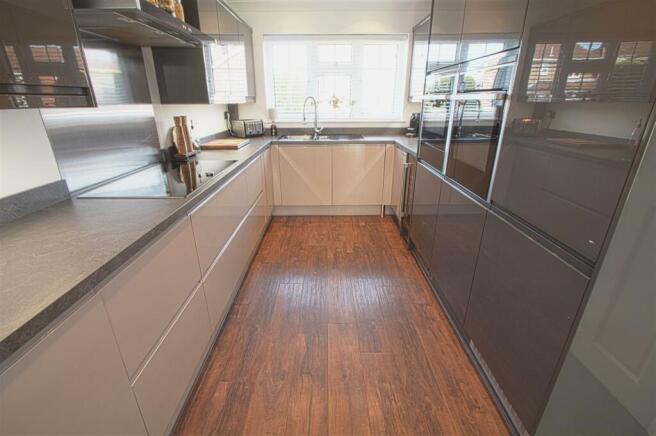 KITCHEN1.jpg