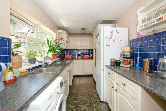 3 bed End of Terrace to rent Image 5
