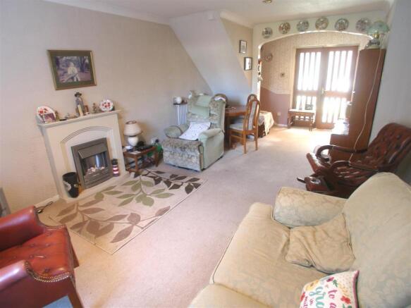 Lounge/Dining Room