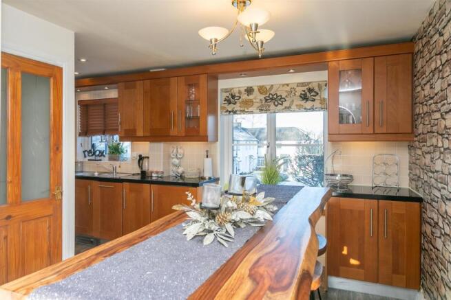 Kitchen Dining B.jpg