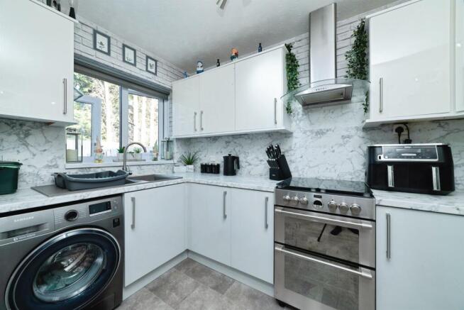 3 bed End of Terrace for sale Image 5