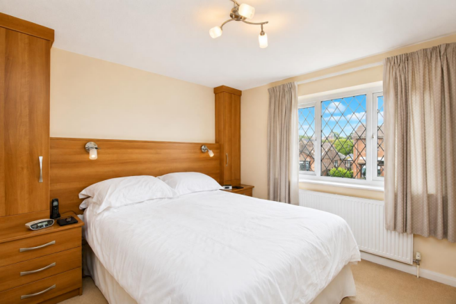 4 bed Detached for sale Image 12