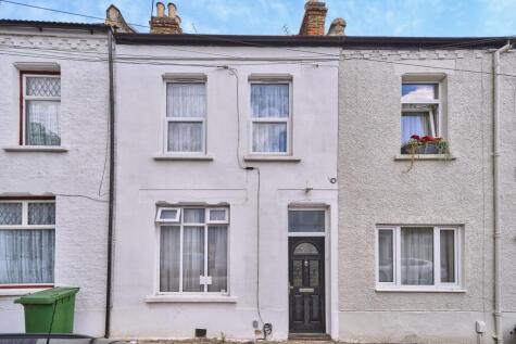 Middle Road, London, E13